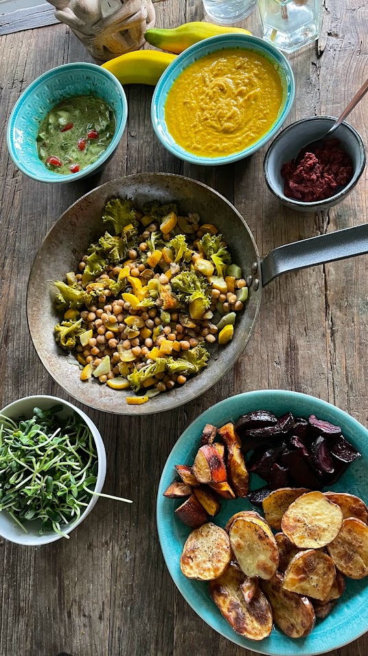 Lørdagsretreat: Yoga og vegetarmatkurs (inkludert lunsj), lørdag 16. mars kl 9-14 Lærer: Yashoda - Bilde 3